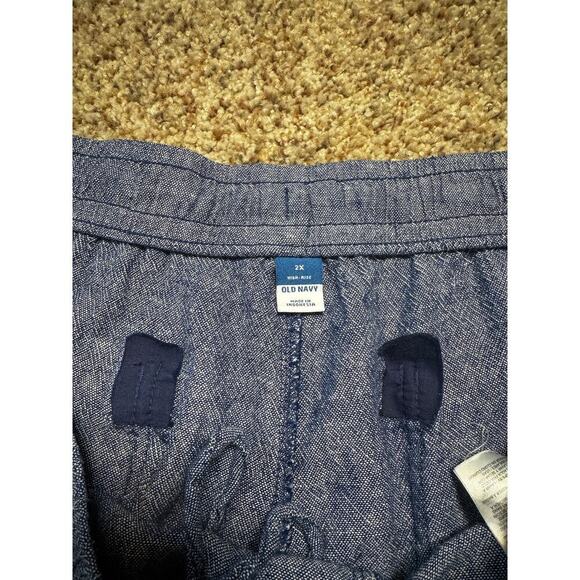Old Navy women short size 2X, Lightweight Denim fabric; wide, stretchy waistband - Picture 5 of 8